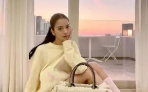 Tải video: jisoo ins 更新