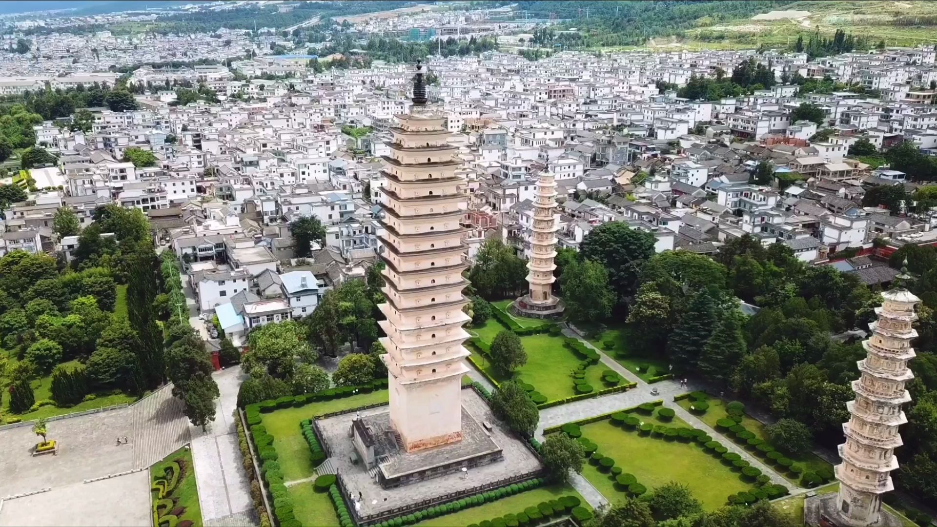 小多航拍大理崇圣寺三塔,它屹立千年不倒,真的太壮观了哔哩哔哩bilibili