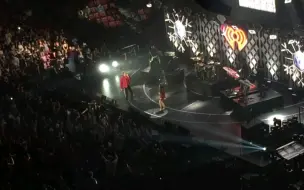 Download Video: 饭拍 LIVE | Machine Gun Kelly & Camila Cabello - Bad Things 2016 Jingle Ball Miami