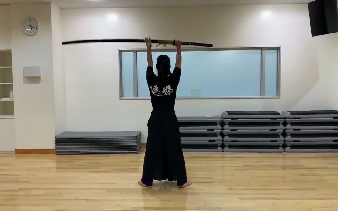 拔出我206cm的五尺大太刀,再收起我206cm的五尺大太刀