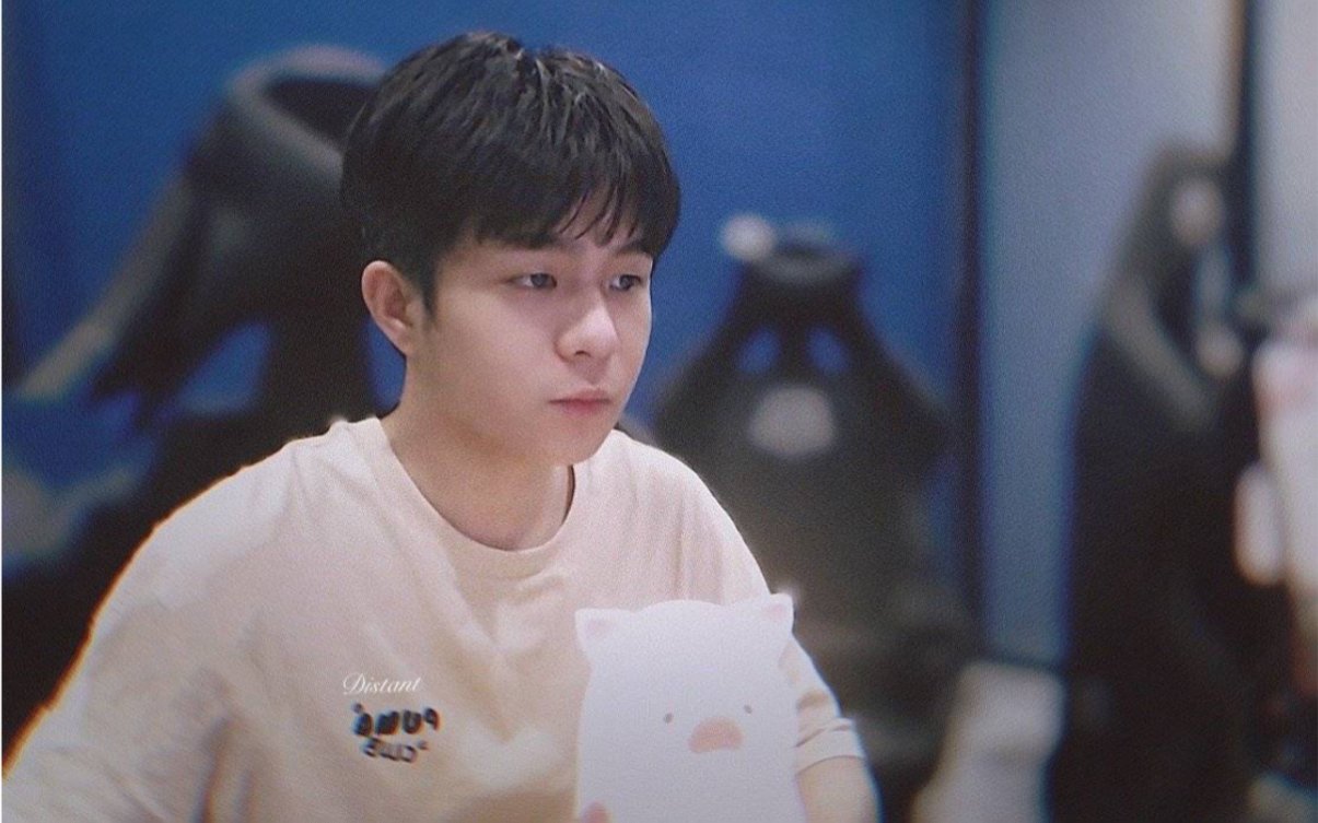 南京hero久酷酷酷今天直播啦不论怎样永远支持他的选