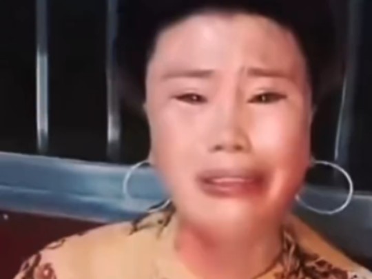 万邦万人迷 老妈妈的悲惨经历
