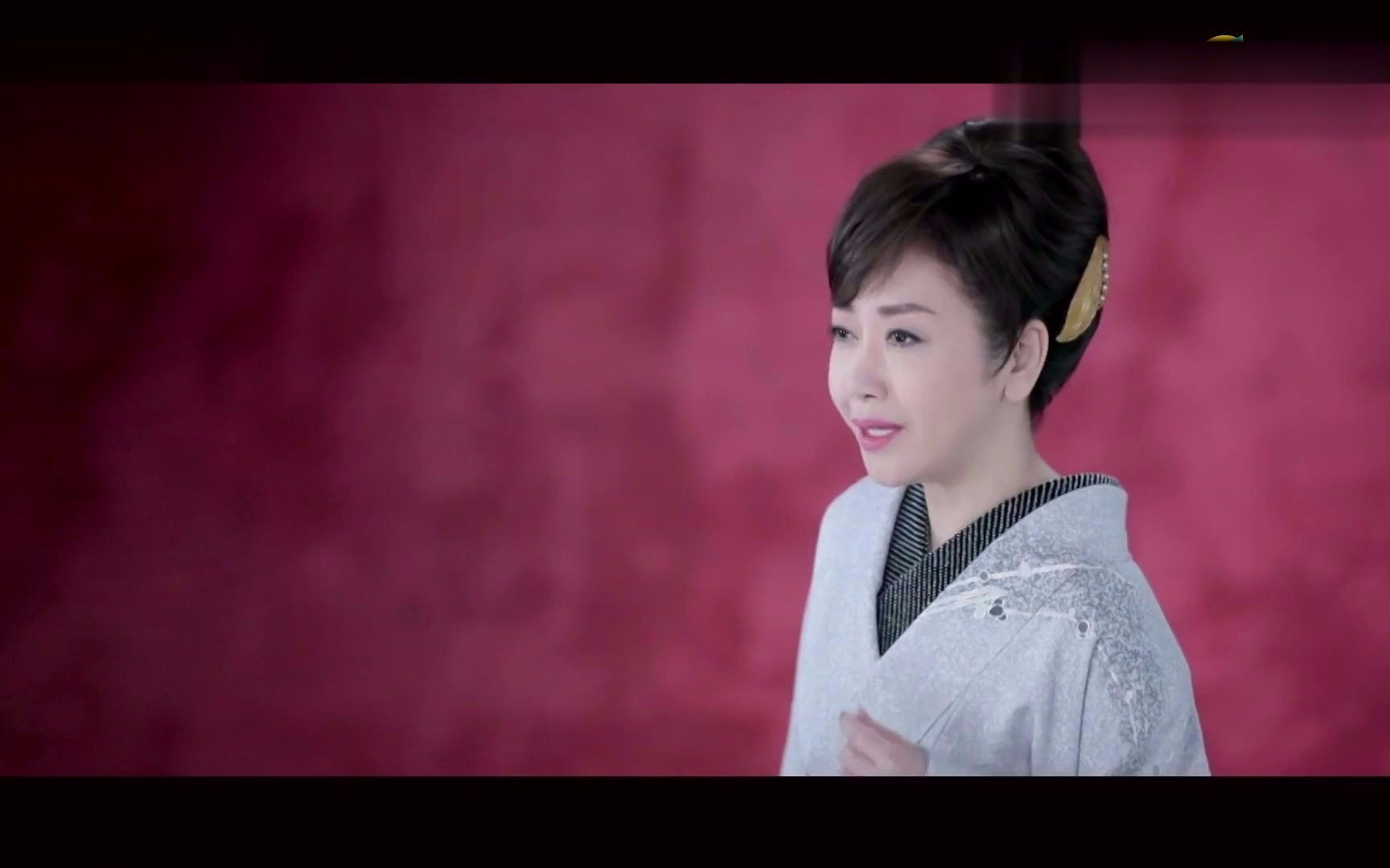 伍代夏子 雪中相合伞