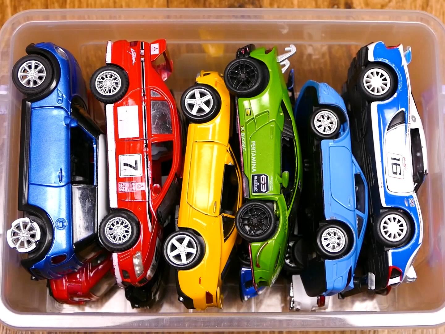 全箱热压铸豪华模型车