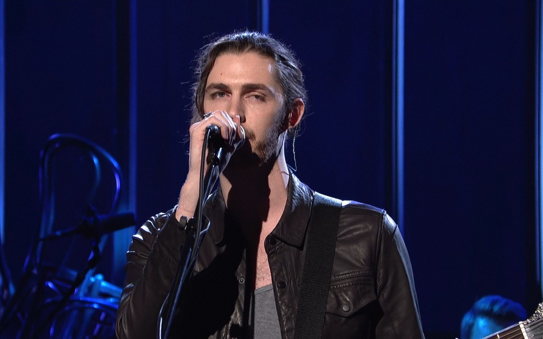 [图]【4K】Hozier - Take Me to Church (Live on SNL)