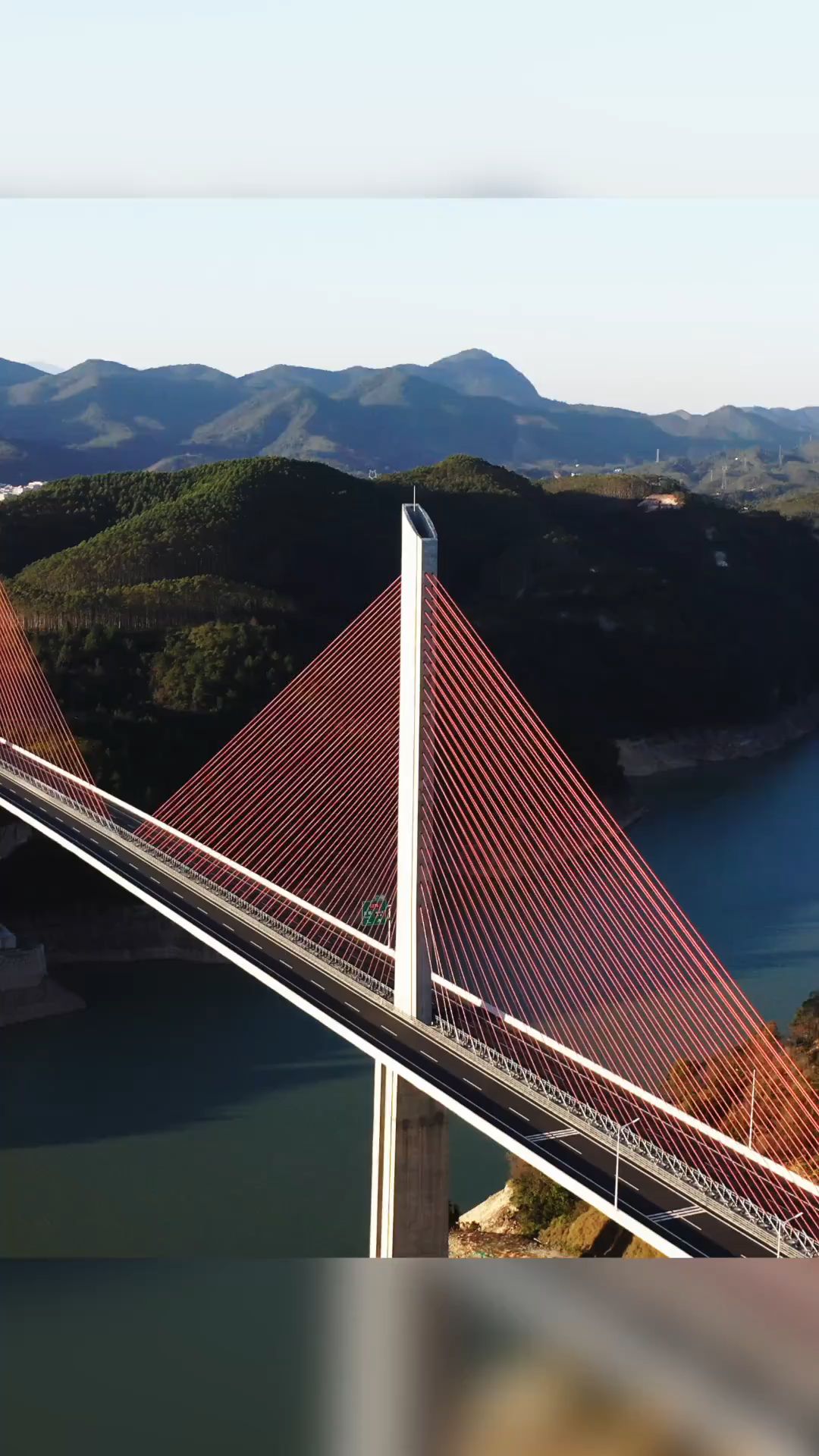 广龙高速上的枫树坝大桥,快过年了,你回家要经过这里吗?