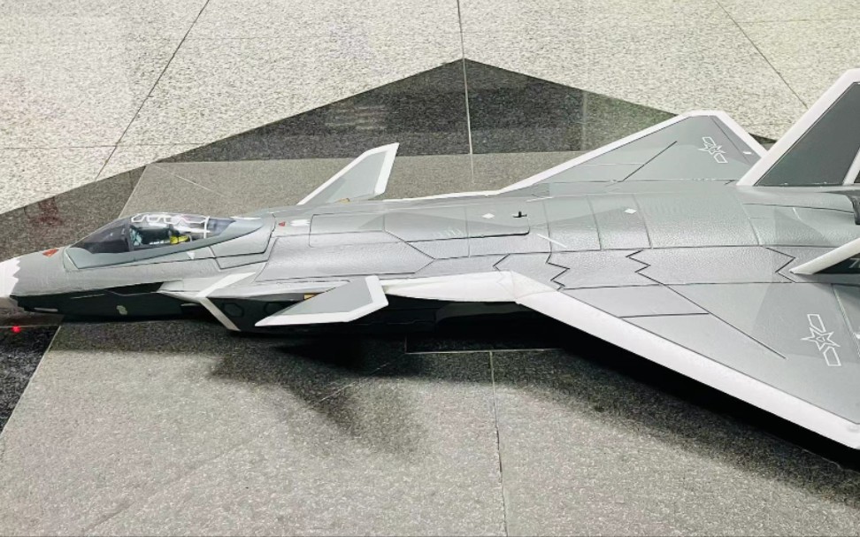 歼20航模改造全动垂尾