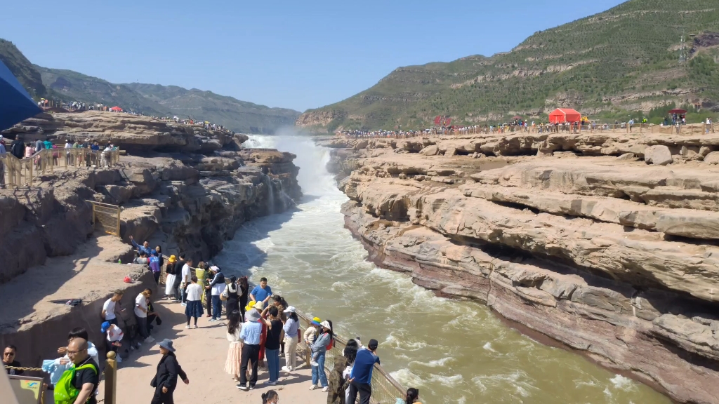 劳动节期间的壶口瀑布!虽然是枯水期,依然气势恢宏,大气磅礴!