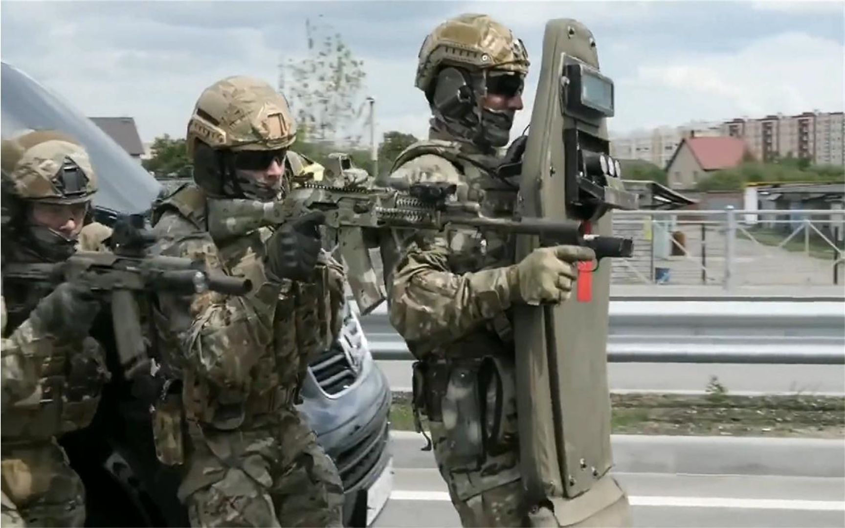 俄式反恐:用人质的命换匪徒的命,以暴制暴到底对不对?