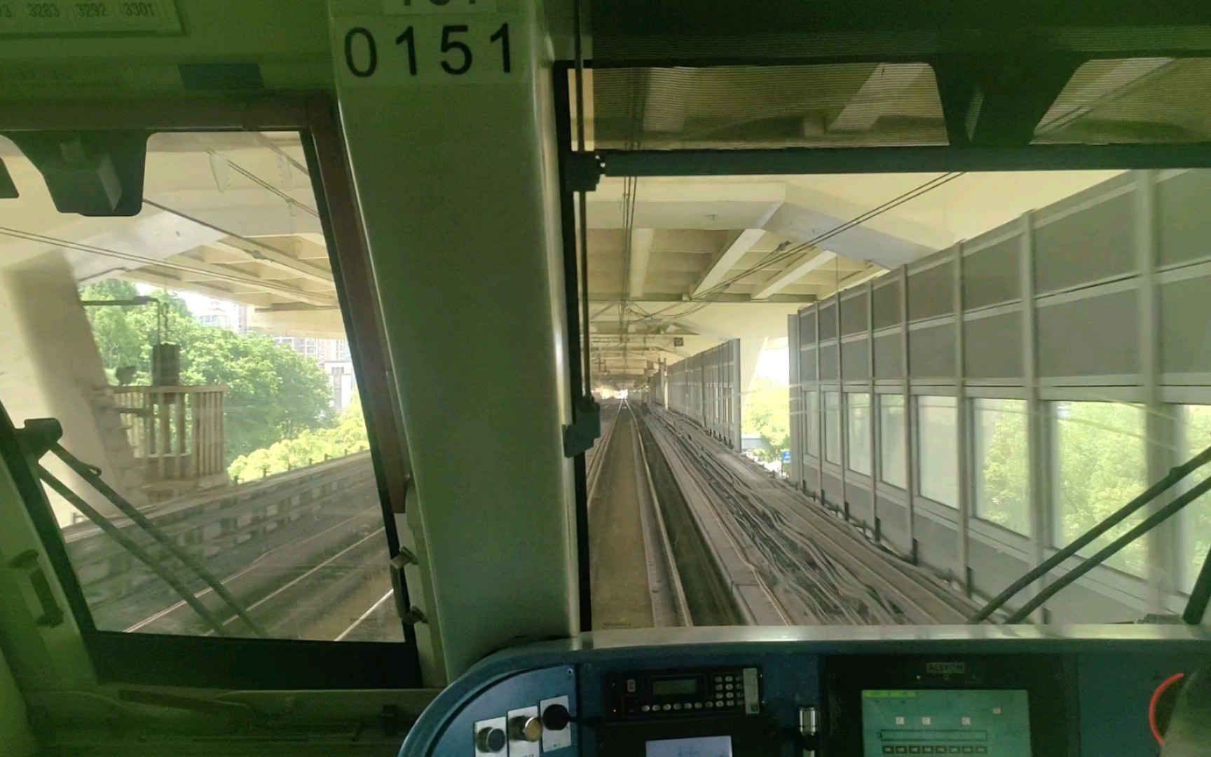 上海地铁一号线 中山北路至呼兰路前方展望