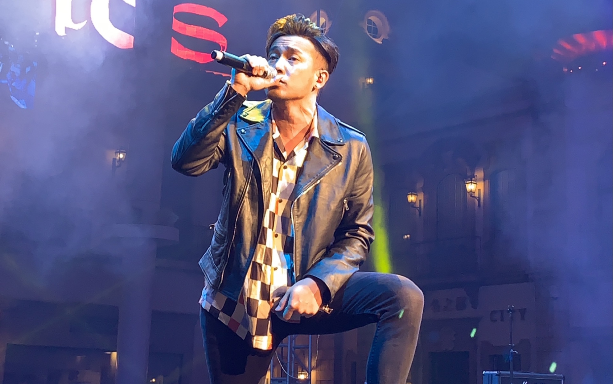 dearjane2020澳门渔人码头迎新演唱会现场不许你注定一人2084