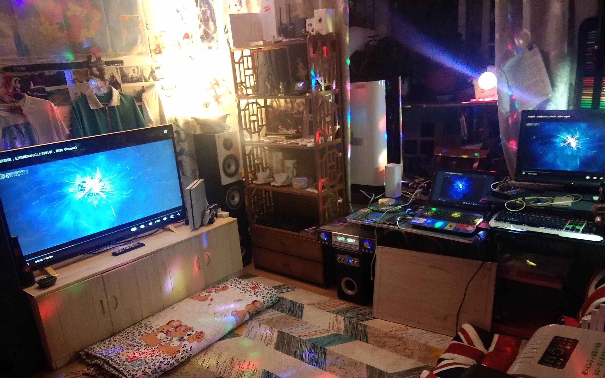 一个高一学生党的,宅屋,卧室,应该能算得上天宅男堂了吧?