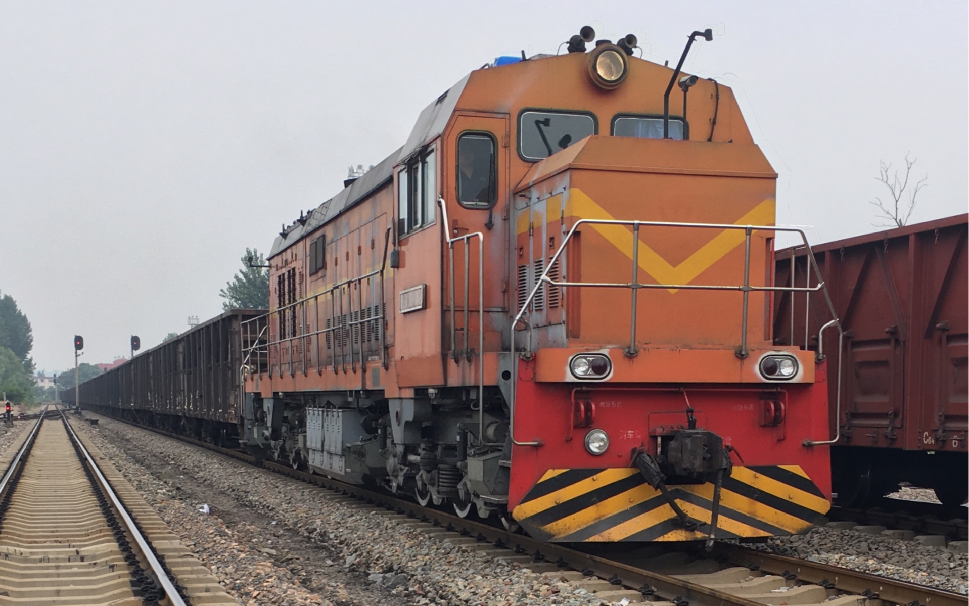 【平煤铁路】df10d牵引敞车大列快速通过后附df7g_哔哩哔哩_bilibili