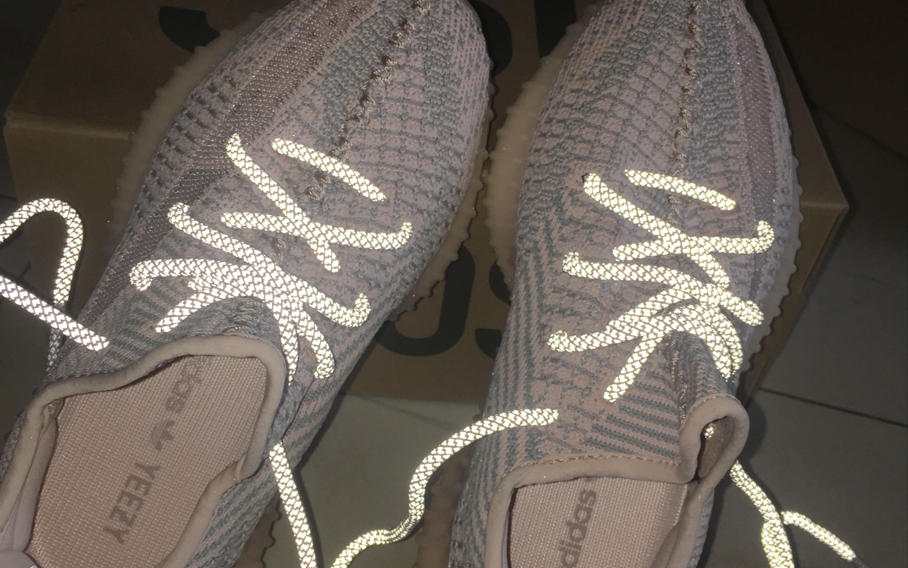 [图]Yeezy 粉天使开箱