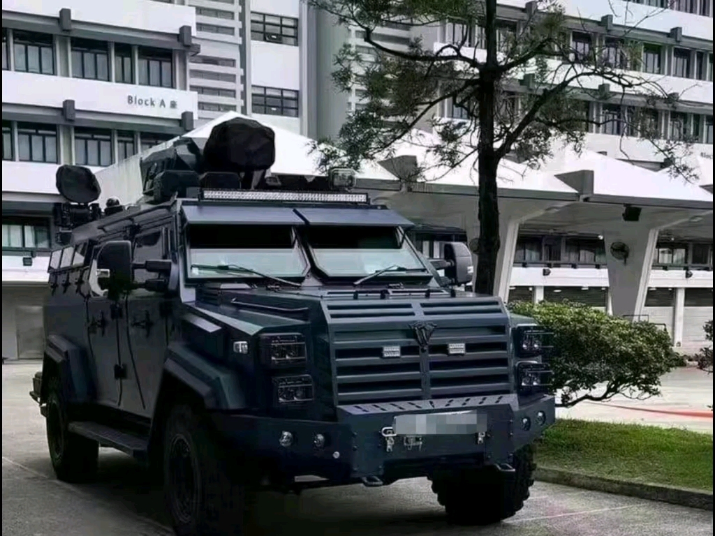 香港警察引进剑齿虎装甲车