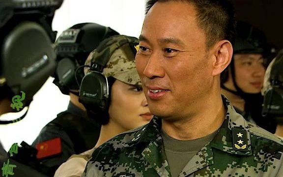 火凤凰】演习结束云雀带雷神回家,雷神你必须给老谭一个面子 #徐佳