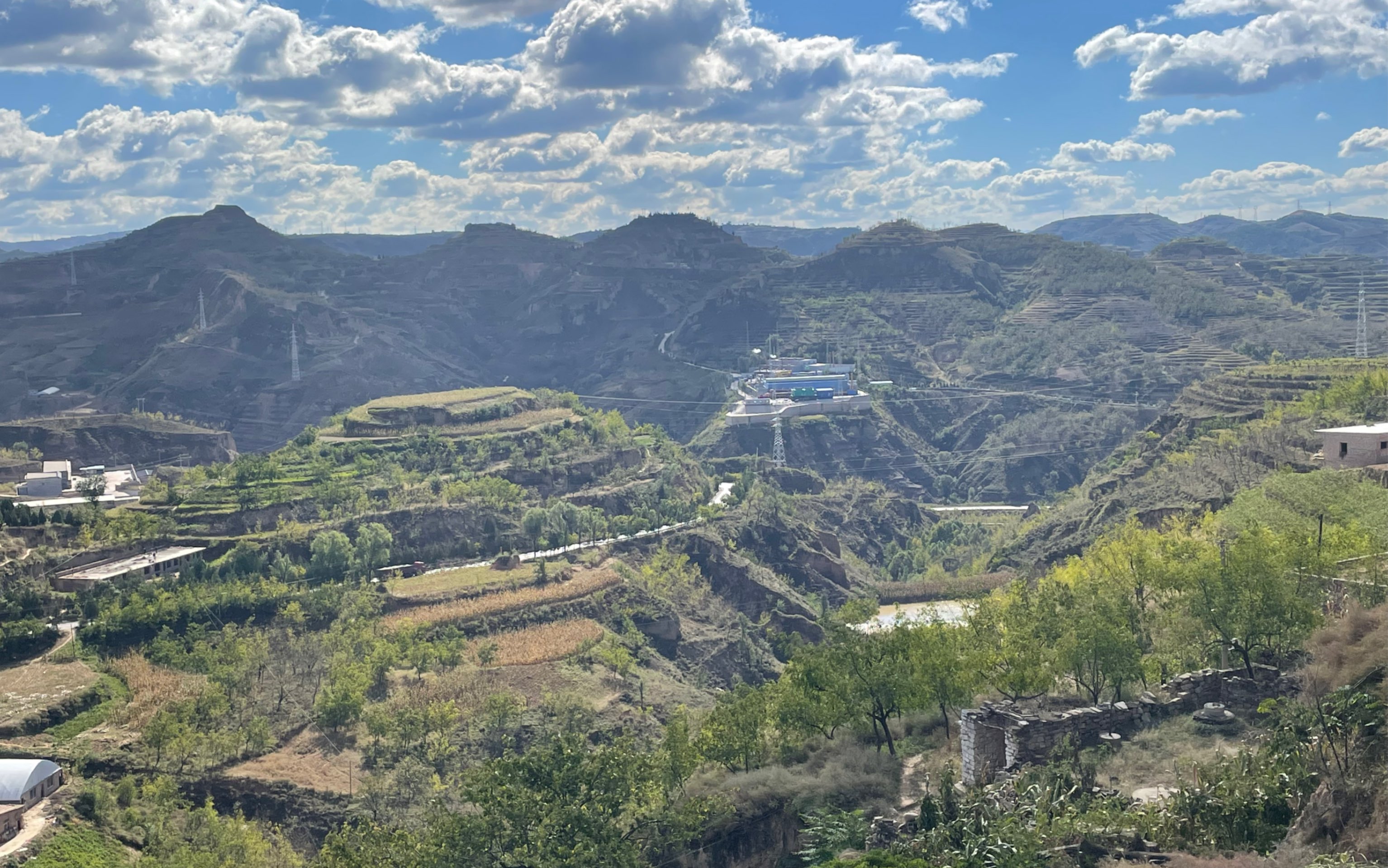 [图]我家住在山沟沟里