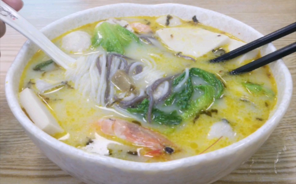 一碗鲜虾粗粮鱼粉