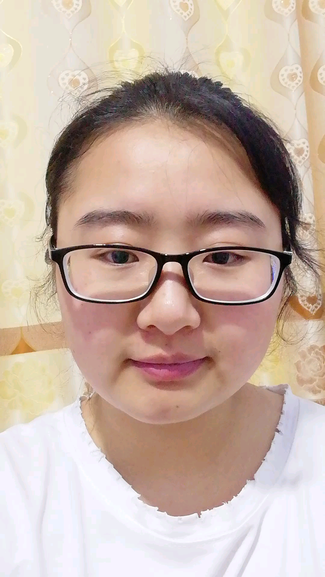 脸又歪又胖[嫌弃]