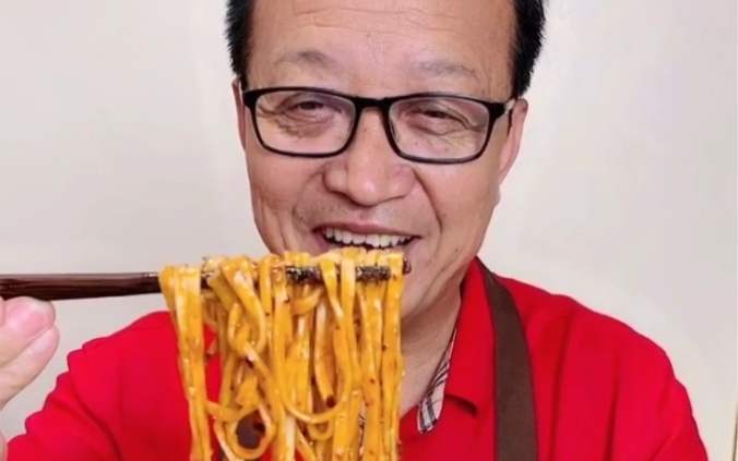 陕西老乔麻酱鸡丝凉面教程请大家参考