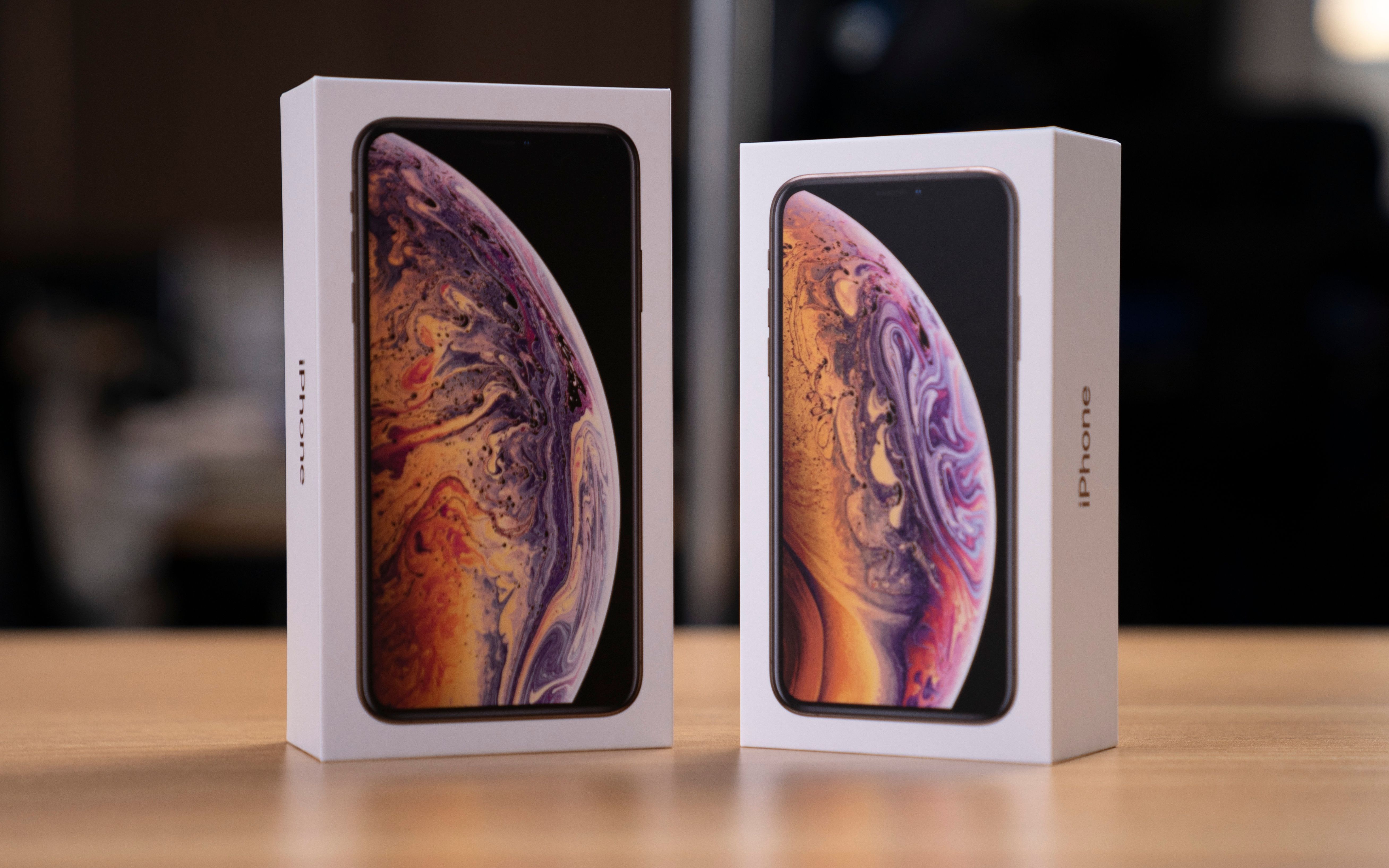 两部万元苹果牌手机iphonexsxsmax首卖开箱