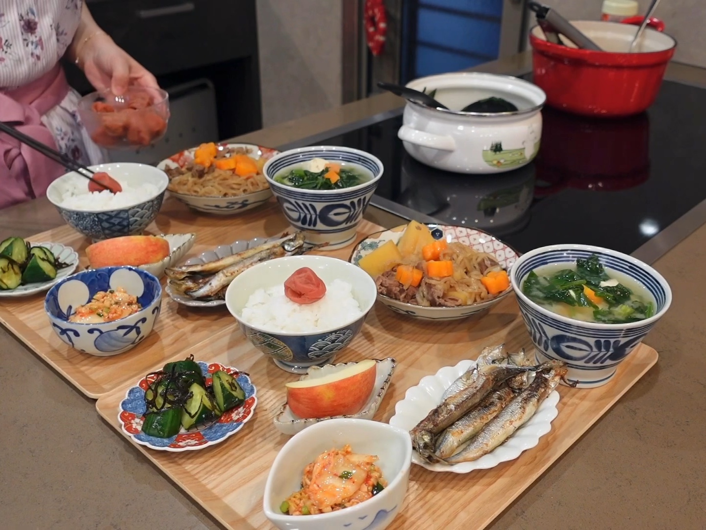 日本普通家庭的晚餐|用心过好每一天 牛肉烧土豆 烤多春鱼 纳豆辣白菜