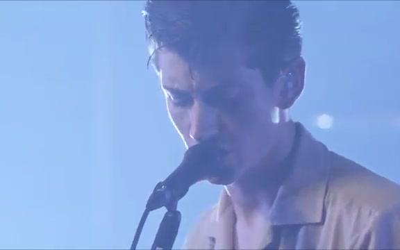 [图]Arctic Monkeys-505 iTunes Festival 2013（忘词的那场）