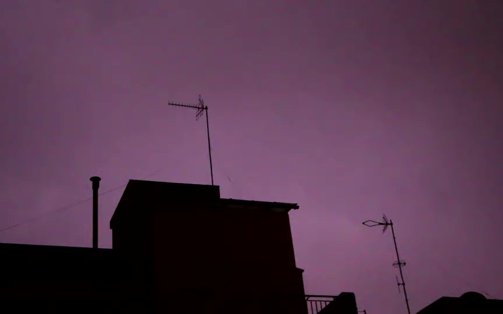 [图]【纯净自然声】- 雷雨交加，电闪雷鸣