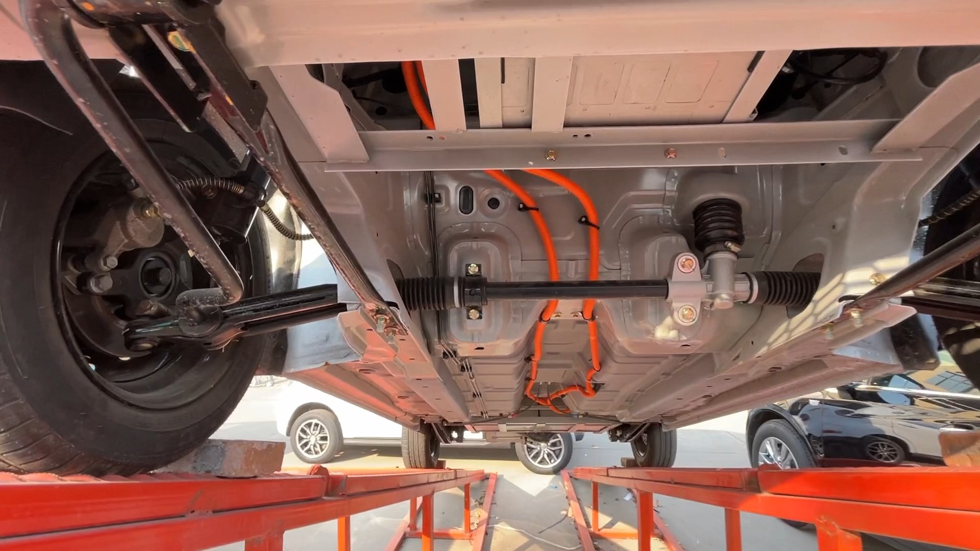 带你看看农村老头乐电车底盘,不到3万值不值