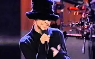 Download Video: 【有滑动地板】Jamiroquai - Virtual Insanity [MTV Video Music Awards 1997]