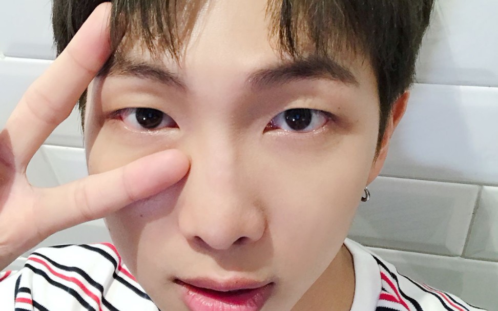 【金南俊】绿毛墨镜小卤蛋的〈fire〉舞台直拍,为什么那么可爱kkk