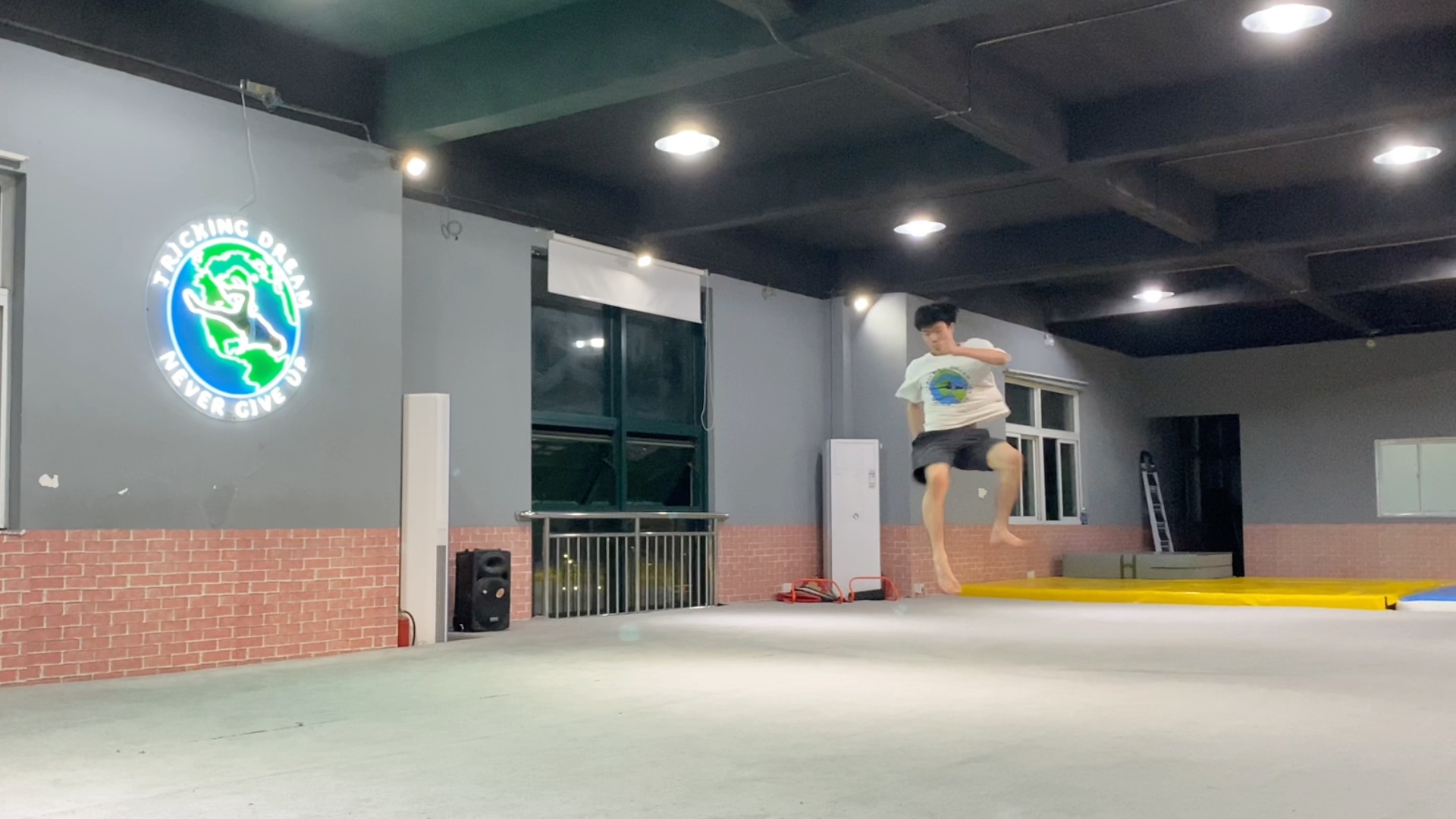 天际tricking特技—本期为大家带来连技;900后旋,接360接720横踢,侧手