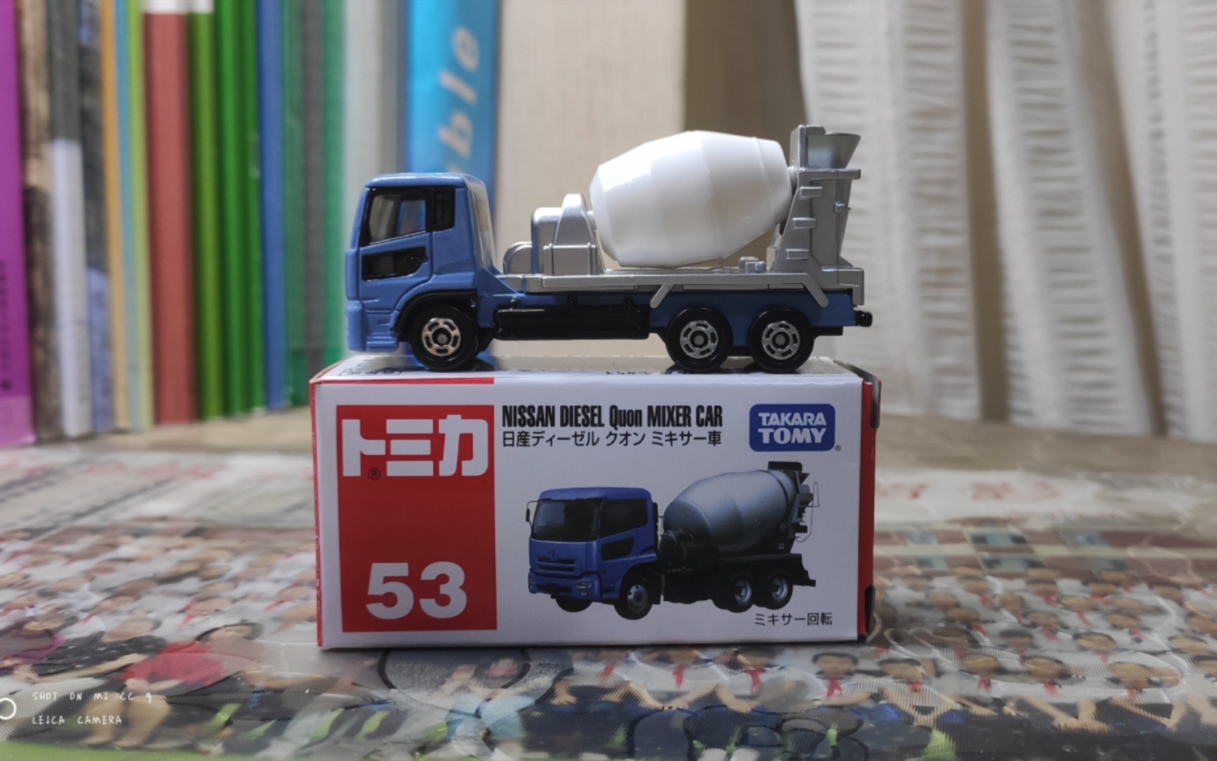 多美卡红白盒53号:尼桑搅拌车开盒测评.