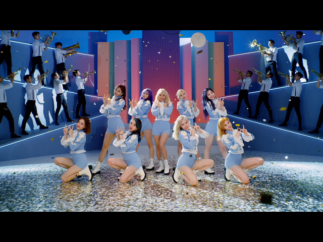 [图]Fanfare - TWICE