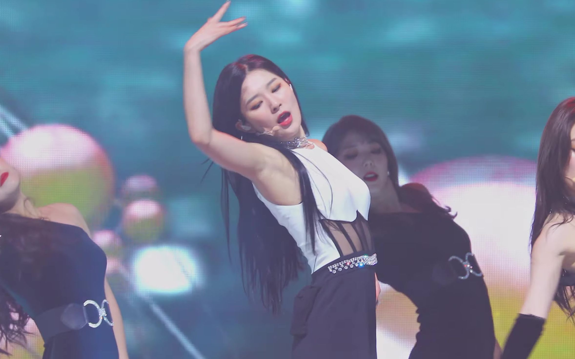 姜涩琪直拍4k黑长直的涩琪又酷又美的psycho首尔歌谣大赏