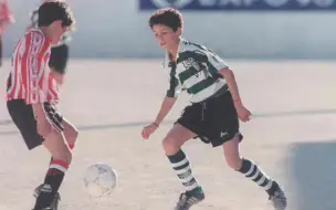 Video herunterladen: C罗纪录片《Cristiano Ronaldo The Boy That Had A Dream》