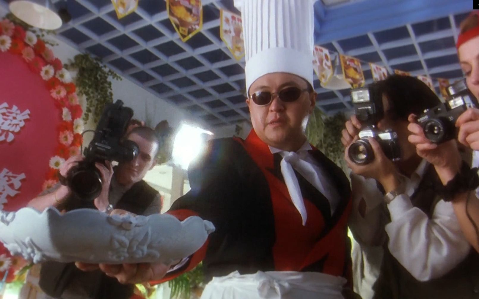 唐牛笑话食神刀都拿不稳,亲手做了一碗杂碎面,当众羞辱