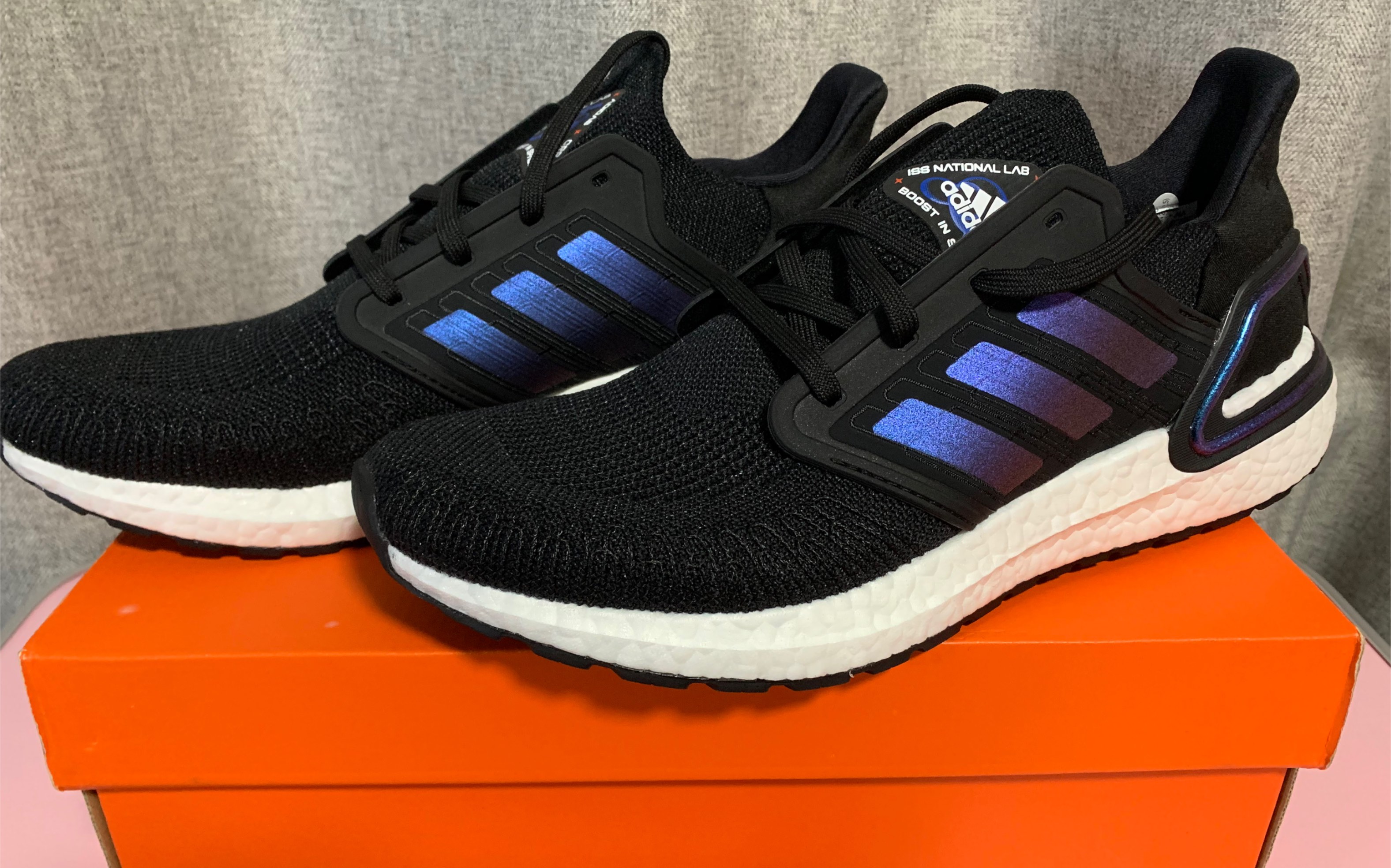 阿迪达斯 ultraboost 20伪开箱以及鞋底形变ub20