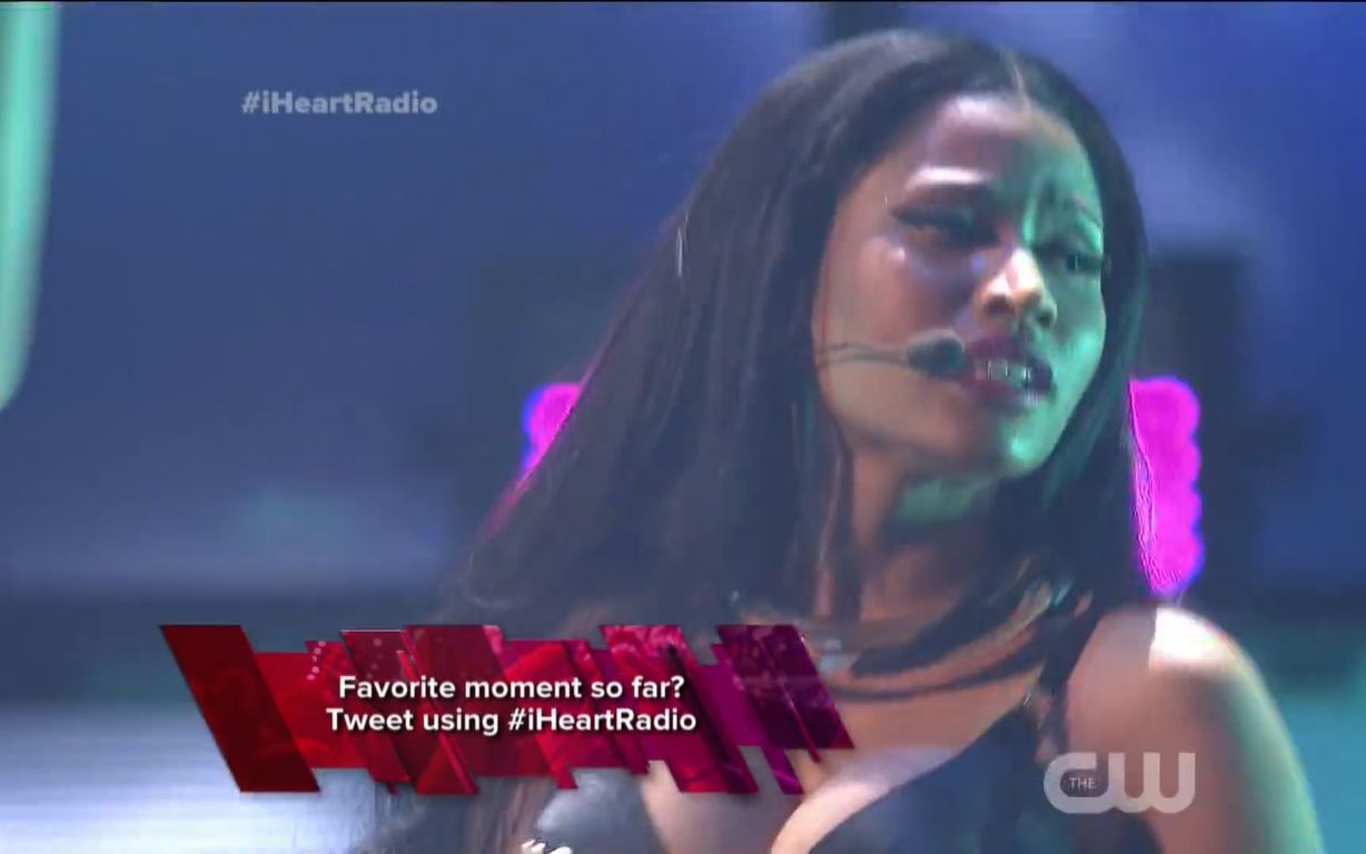 [图]【星船】Nicki Minaj - Starships (Live 2014 iHeartradio Music Festival)