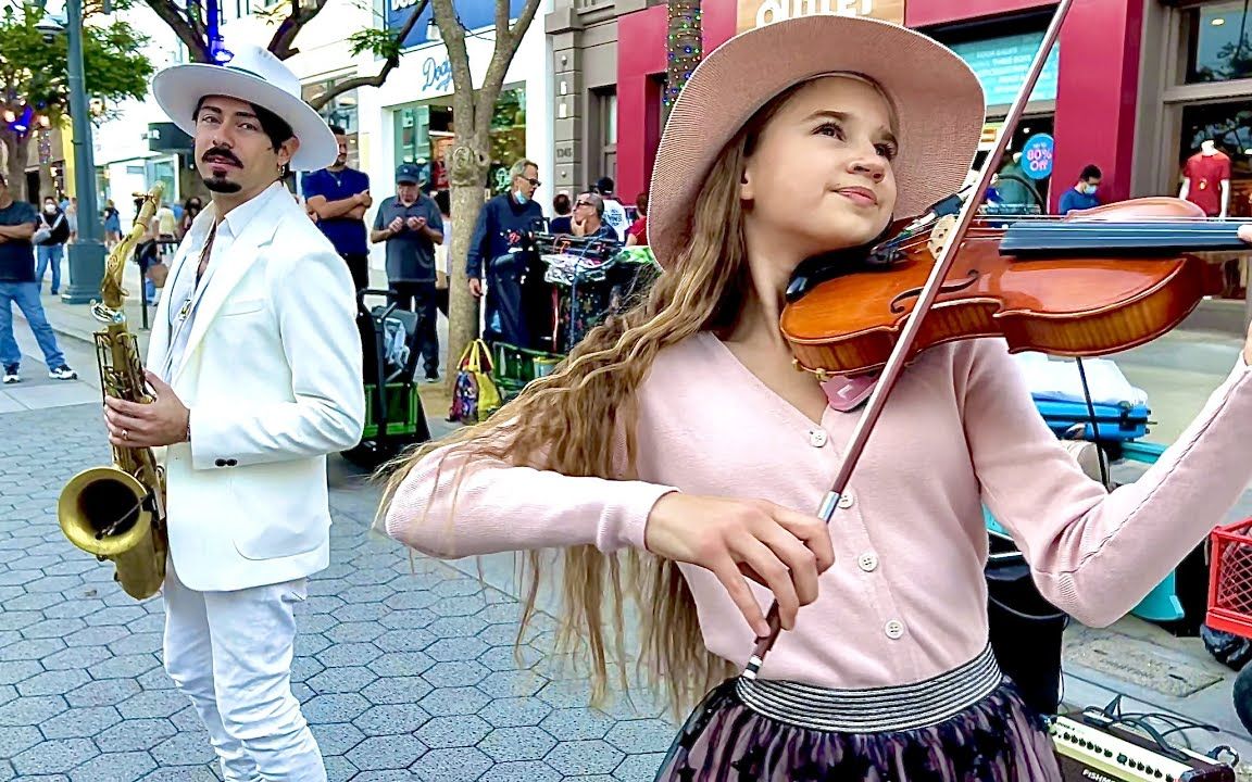 【小提琴 萨克斯】街头演奏"titanium (sia)" - by karolina