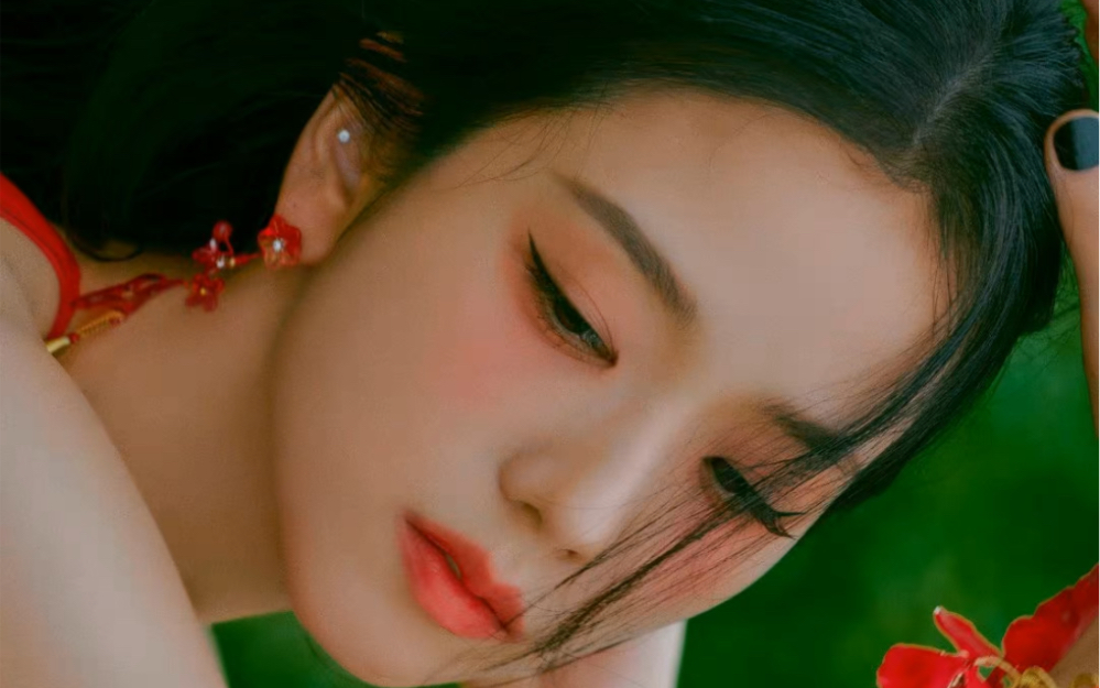 金智秀ins更新伟大的传奇的惊艳的 solo预告《me》我想过很美但是没