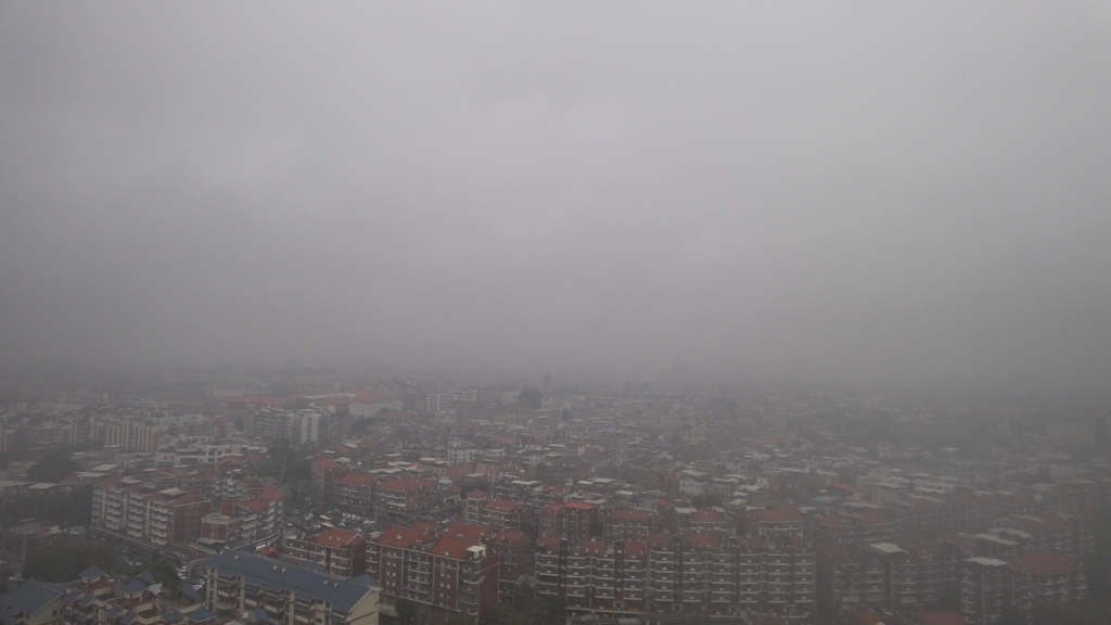 泉州以多云天气为主沿海部分地区有小雨未来几天,也以阴雨天气为主晾