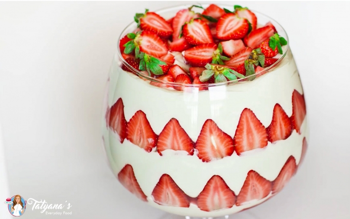 easy strawberry trifle-简单的草莓-trifle_哔哩哔哩 (゜-゜)つロ