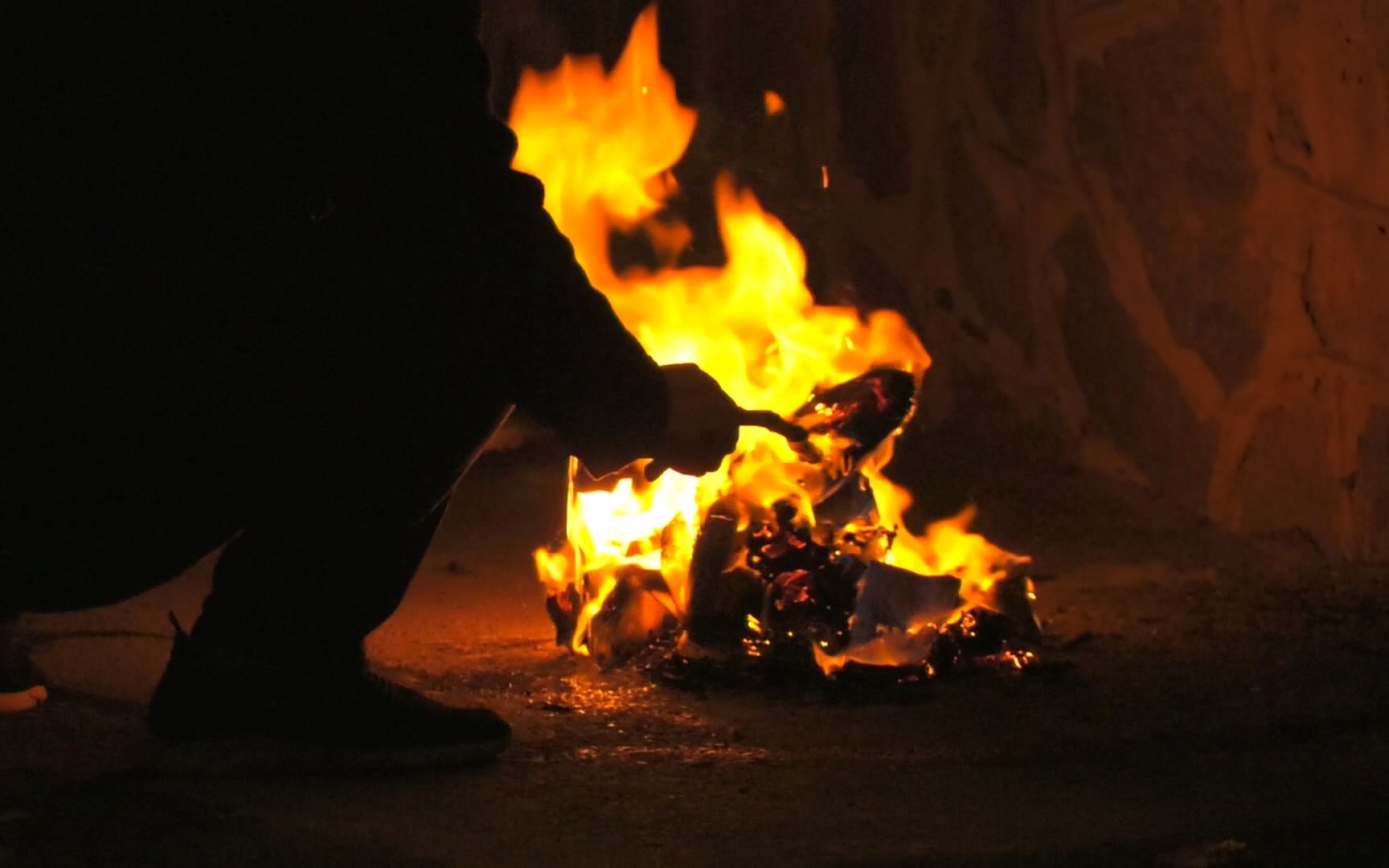 "鬼节"你会烧纸吗?