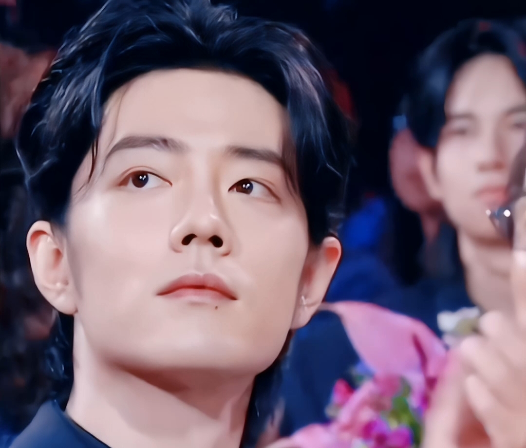 港风肖战,不容错过!这是央视镜头下无滤镜美颜的镜头!