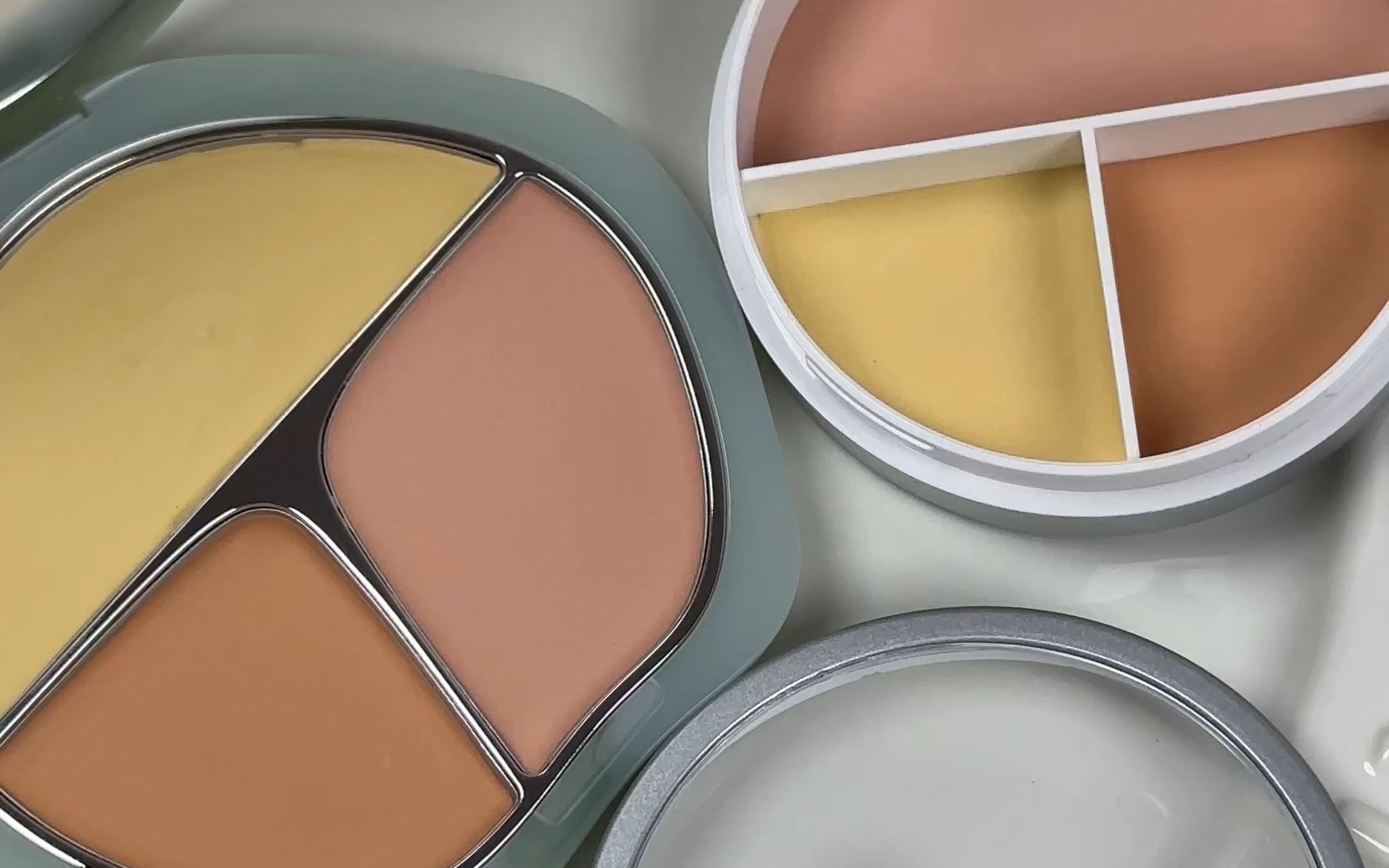 把歌剧魅影遮瑕装入彩棠腮红盒 好看又方便