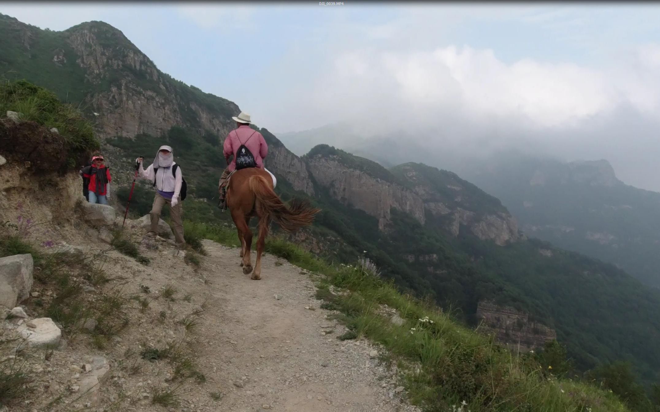 摩旅北京最高峰北灵山在云中高山骑马哔哩哔哩bilibili