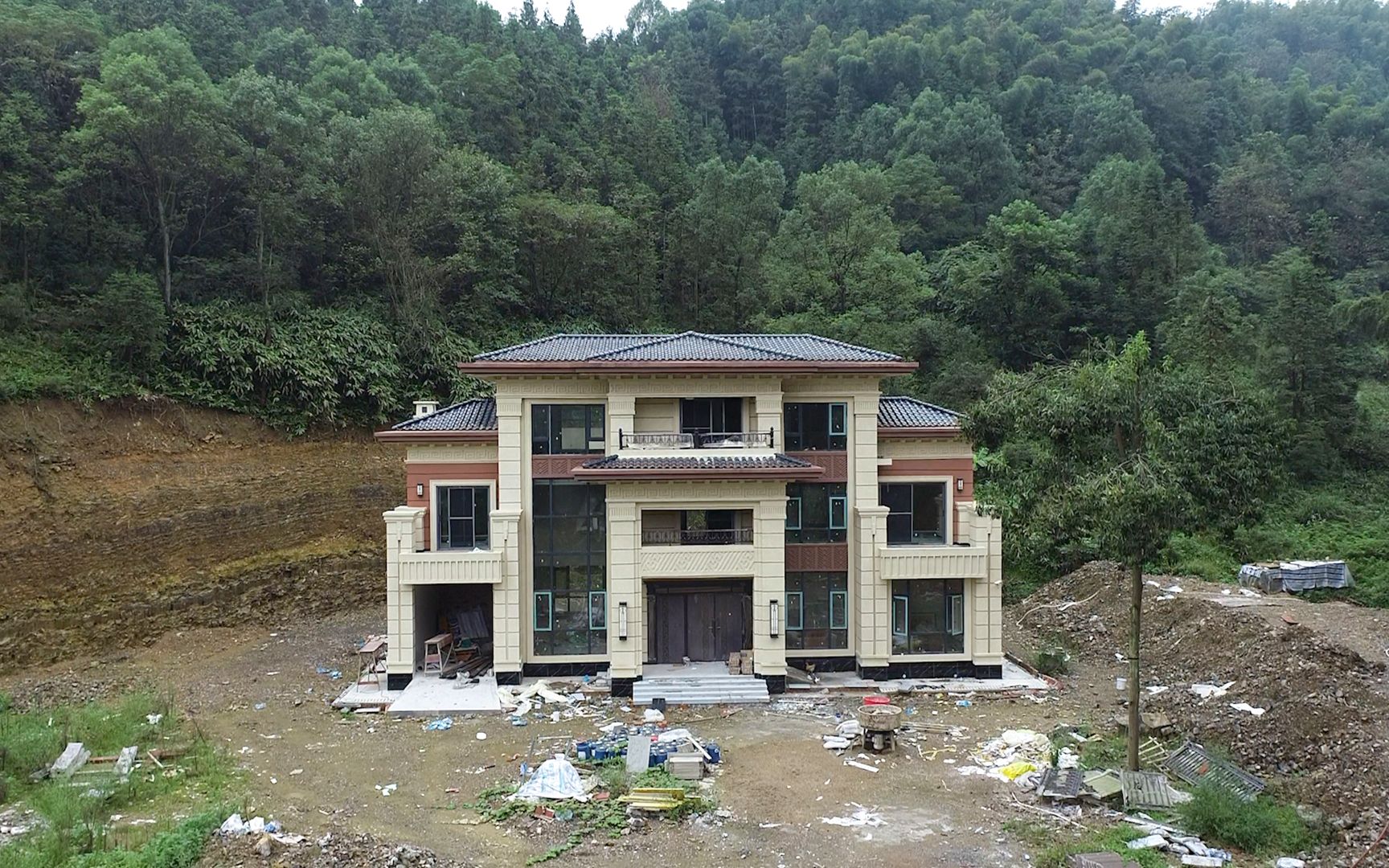 实拍湖南大山深处的农村别墅这么好的环境犹如世外桃源