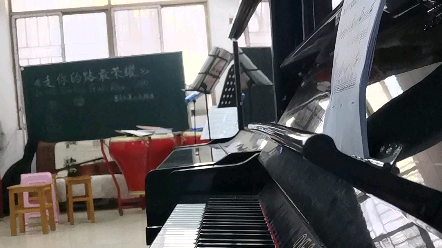 [图]学校琴房演奏贝多芬G大调第二十五号钢琴奏鸣曲“杜鹃”Op.79第一乐章（删减版）