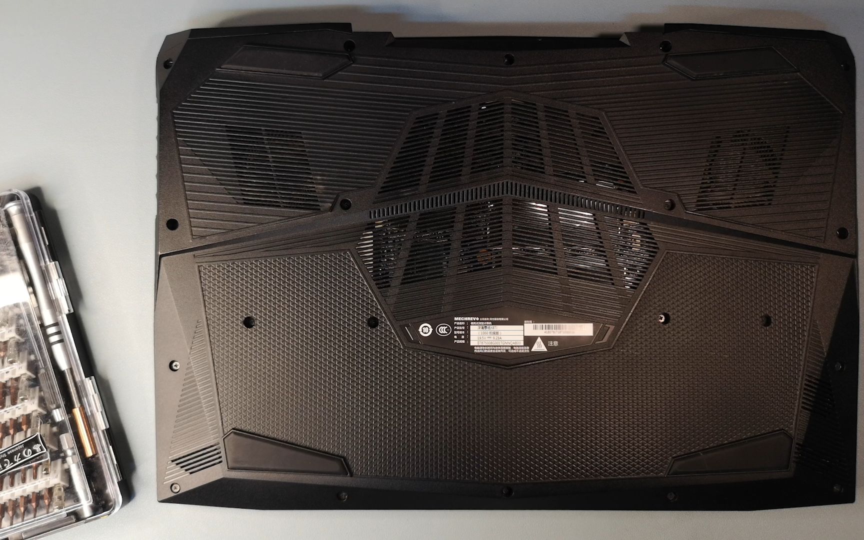 活动作品机械革命x8ti笔记本电脑清灰实操